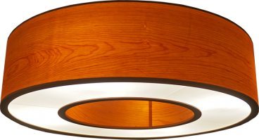 Grote ronde hanglamp in de vorm van een donut. gemaak uit esdoorn hout en voorzien van meerdere E27 verlichtingspunten